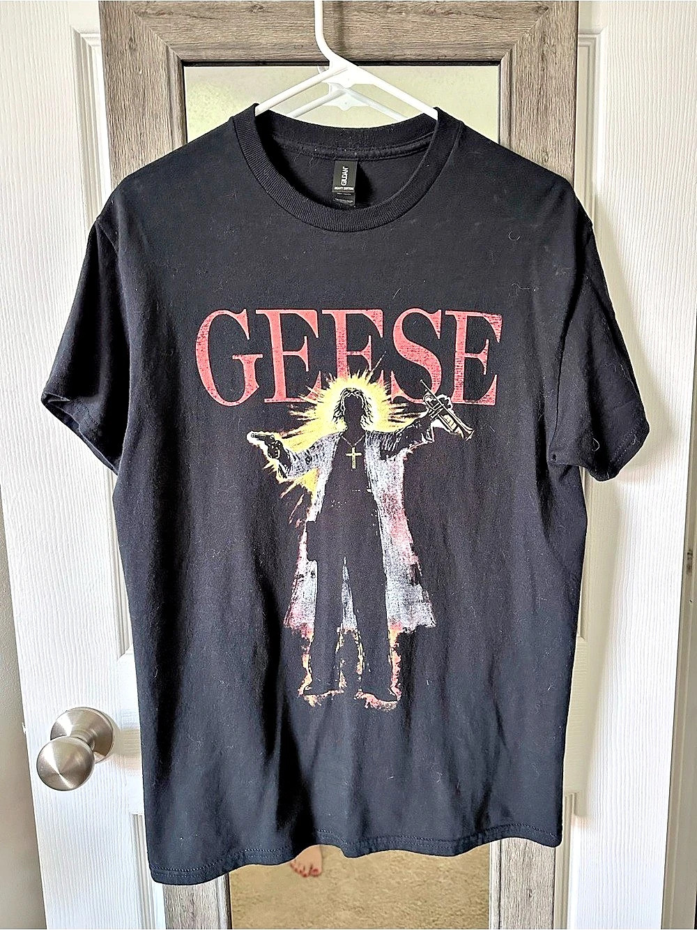 Gildan Graphic Short Sleeve Tee Black & Red  Med